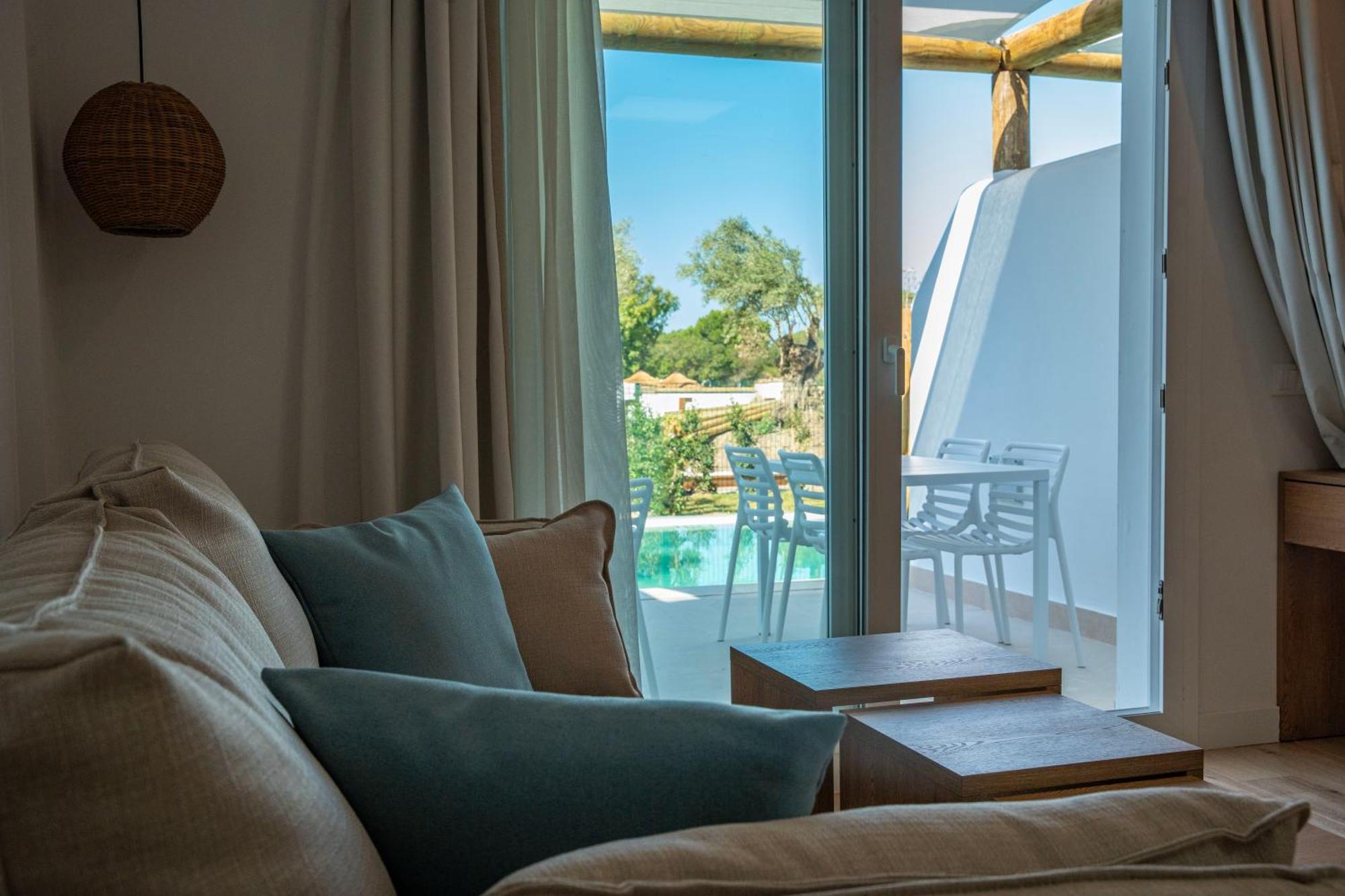 Punta Candor Suites โรตา ภายนอก รูปภาพ