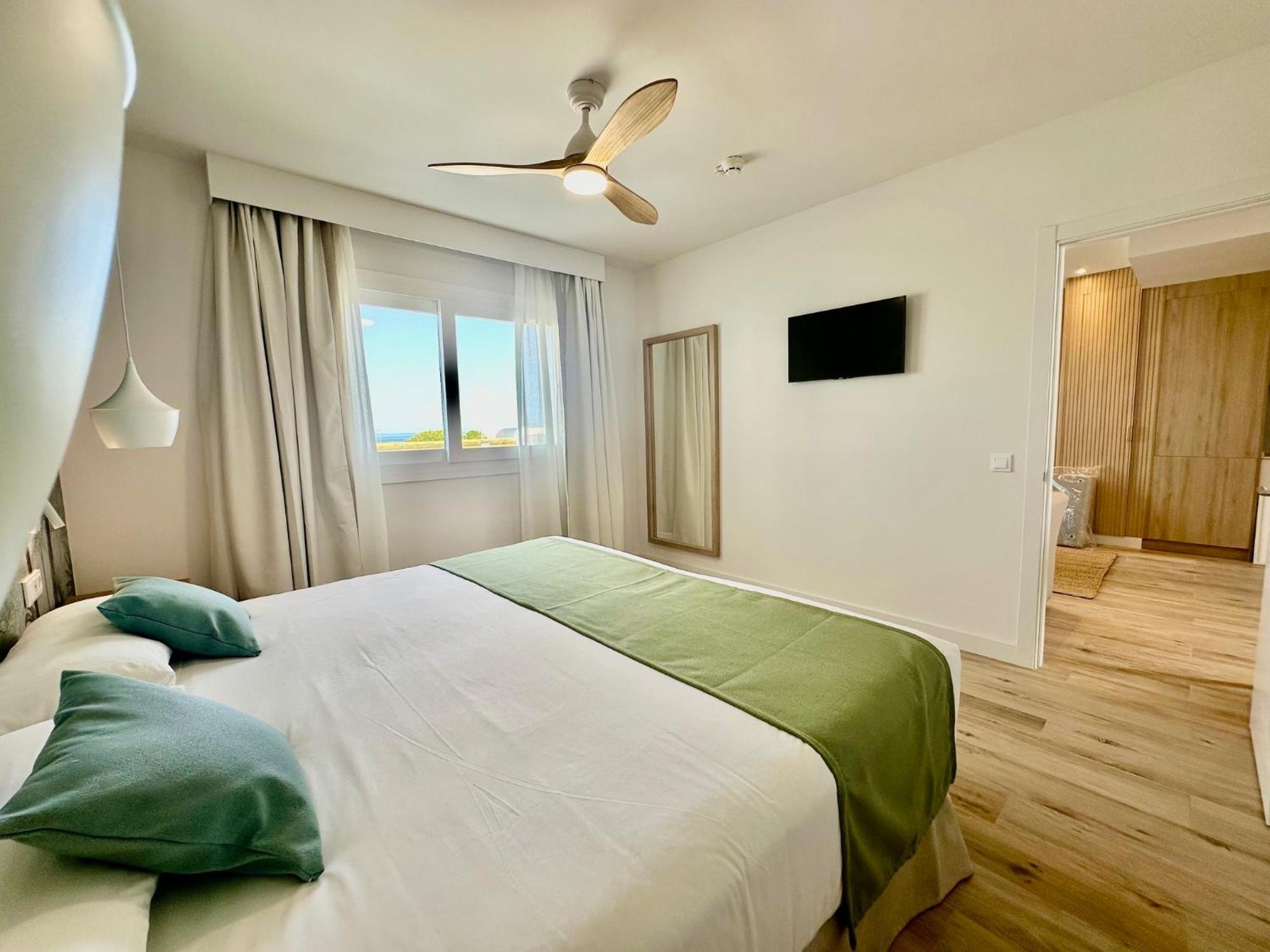 Punta Candor Suites โรตา ภายนอก รูปภาพ