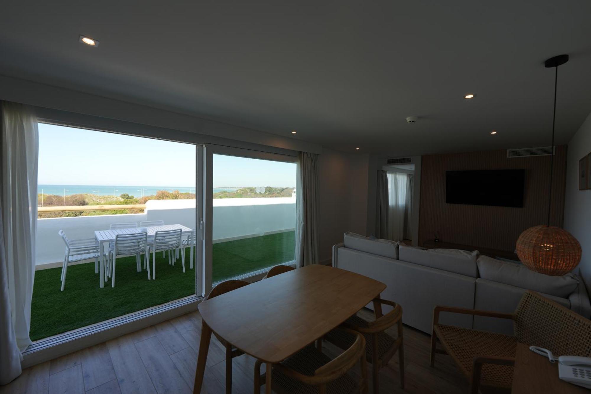 Punta Candor Suites โรตา ภายนอก รูปภาพ